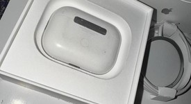 Used
													Apple AirPods Pro 2nd Gen - USB-C, photo 4 of 6
