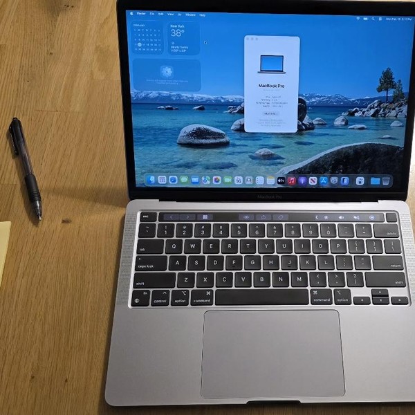 MacBook Pro 2020 - 13 inch - 256 GB, Gray, 8 GB, Apple M1