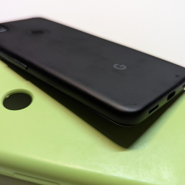 Google Pixel 4a - Unlocked, 128 GB, Black, 6 GB, G025J