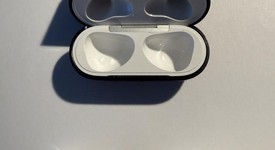 Used
													Apple AirPods 3rd Gen - Lightning Case, photo 3 of 5