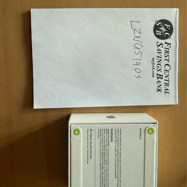 Apple AirPods 4th Gen - Standard