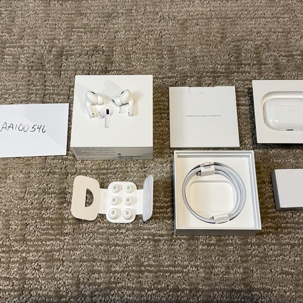 Apple AirPods Pro 2 - USB-C