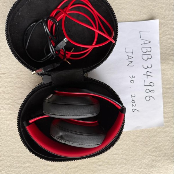 Beats Studio3 - Black & Red
