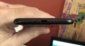 Good
													Apple iPhone SE 2nd Gen 2020 - Unlocked, Black, 64 GB, A2275, photo 5 of 6