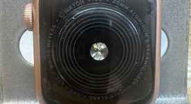 Fair
													Apple Watch SE 1st Gen 40mm - Unlocked, Gold, A2353 - Cellular, Aluminum, photo 4 of 8