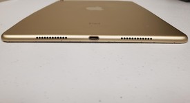 Fair
													Apple iPad Pro 9.7" - Wi-Fi, Gold, 128 GB, A1673, photo 5 of 7