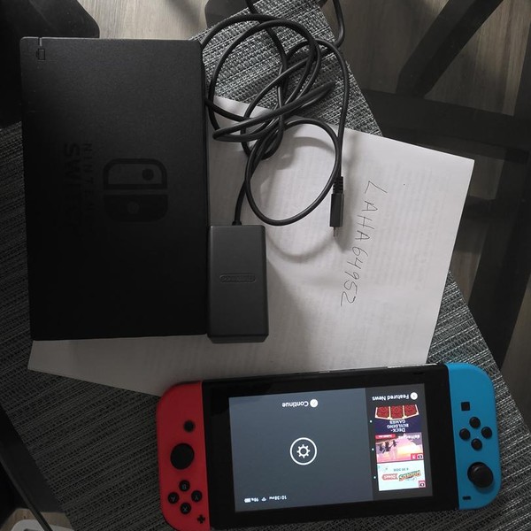 Nintendo Switch - 32 GB, Red & Blue