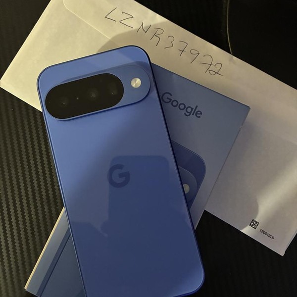 Google Pixel 10 - T-Mobile, 128 GB, Indigo, GLBW0