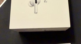 Used
													Apple AirPods Pro 2 - USB-C, photo 3 of 9