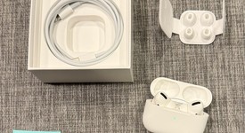 Used
													Apple AirPods Pro - MagSafe Case, photo 2 of 4