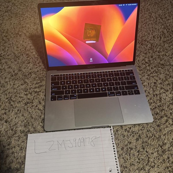 MacBook Pro 2017 (No Touch Bar) - 13 inch - I5, Gray, 256 GB, 8 GB