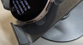 Good
													Samsung Galaxy Watch5 - Unlocked, Gold, 40mm, photo 3 of 6