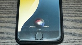 Good
													Apple iPhone SE 2nd Gen 2020 - Unlocked, Black, 64 GB, A2275, photo 3 of 3