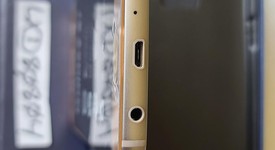 Mint
													Samsung Galaxy S7 - Verizon, Gold, 32 GB, SM-G930V, photo 5 of 8