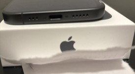 Mint
													Apple iPhone 17 - Unlocked, Black, 256 GB, A3258, photo 5 of 10