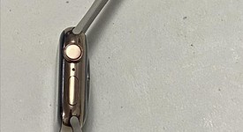 Mint
													Apple Watch Series 4 40mm - T-Mobile, Gold, A1975 - Cellular, Stainless, photo 4 of 6
