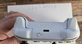 Good
													Xbox Wireless Controller (2020) - White, photo 2 of 5