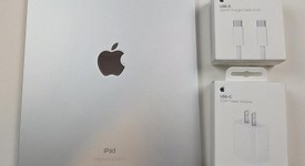 Mint
													Apple iPad 10th Gen - Unlocked, Silver, 64 GB, A2757, photo 1 of 6