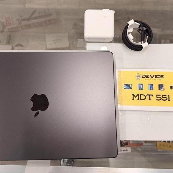 MacBook Pro 2025 - 14 inch - 512 GB, Space Black, 16 GB, Apple M5