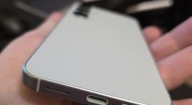 Mint
													Samsung Galaxy S25 - Unlocked, Mint, 256 GB, 12 GB, SM-S931U1, photo 3 of 6