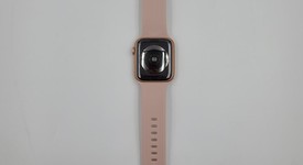 Good
													Apple Watch Series 5 44mm - Gold, A2093 - GPS, Aluminum, photo 2 of 5