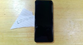 Good
													Motorola Razr (2024) - Unlocked, Sand, 256 GB, 8 GB, photo 3 of 5