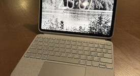 Good
													Apple iPad Pro 11" 4th Gen 2022 - Unlocked, Silver, 256 GB, photo 3 of 8