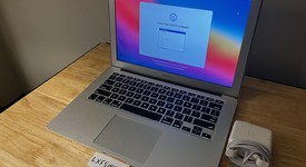 Good
													MacBook Air 2017 - 13" - I5, Silver, 128 GB, 8 GB, photo 1 of 5