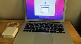 Good
													MacBook Air 2017 - 13" - I5, Silver, 128 GB, 8 GB, photo 1 of 4