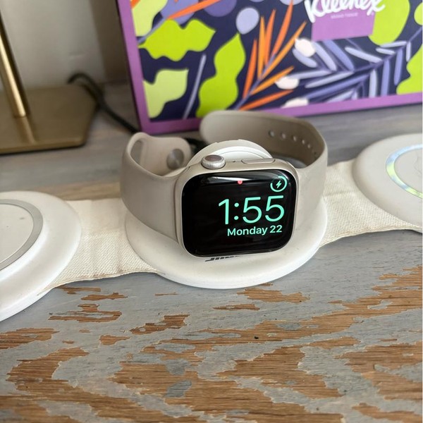 Apple Watch Series 8 41mm - Starlight, A2770 - GPS, Aluminum