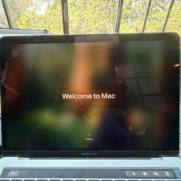 MacBook Pro 2018 (With Touch Bar) - 13 inch - 2 TB, Silver, 16 GB, Intel Core i7