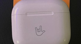 Used
													Apple AirPods 4th Gen - Active Noise Cancellation, photo 2 of 5