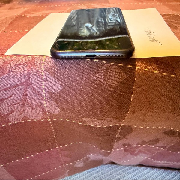 Apple iPhone SE 2nd Gen 2020 - Unlocked, 64 GB, Black, A2275