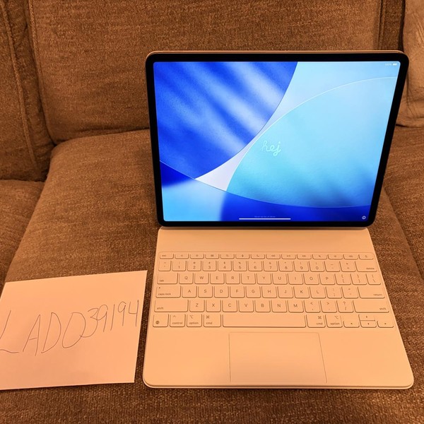 Apple iPad Air 13 inch (M3) 2025 - Unlocked, 128 GB, Gray