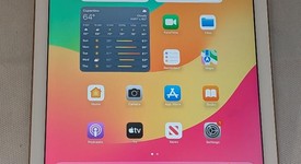 Good
													Apple iPad 6th Gen - Unlocked, Gold, 32 GB, A1954, photo 1 of 4