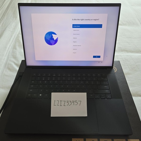 Razer Blade 16 inch 2023 - 2 TB, Black, 32 GB, Intel Core i9, UHD