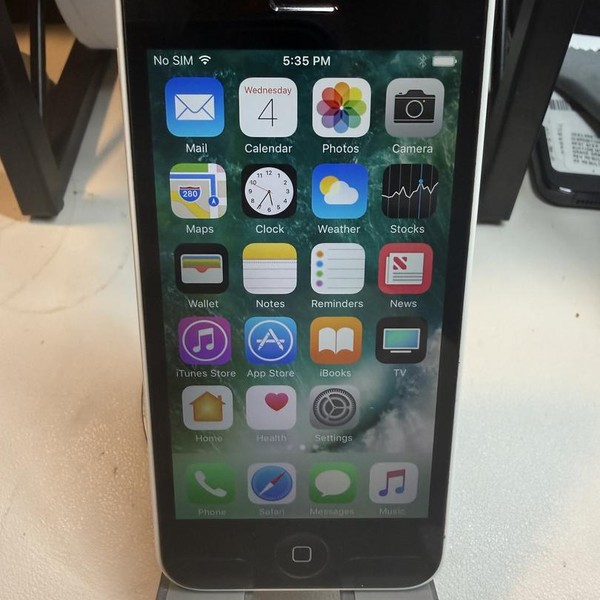 Apple iPhone 5C - Unlocked, 16 GB, White, A1532, GSM