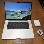 Mint MacBook Pro 2026 - 16 inch (M5) - 1 TB, Silver, 24 GB, Apple M5 Pro 18-core (20-core GPU), Standard Display
