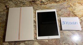 Mint
													Apple iPad 6th Gen - Wi-Fi, Gold, 32 GB, A1893, photo 1 of 4