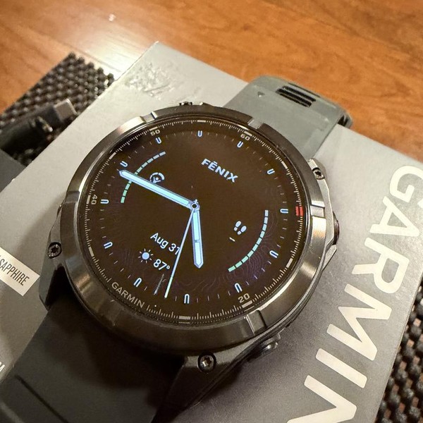 Garmin Fenix 8 Pro - Carbon Gray, AMOLED