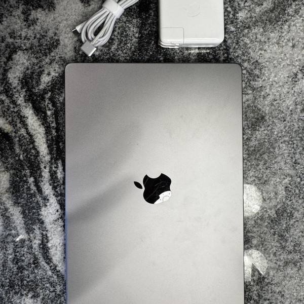 MacBook Pro 2021 - 14 inch - 512 GB, Gray, 16 GB, Apple M1 Pro 8-core