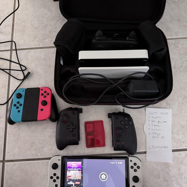 Nintendo Switch - OLED - 64 GB, Red & Blue