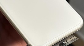 Good
													Apple iPhone SE 2nd Gen 2020 - Unlocked, White, 64 GB, A2275, photo 2 of 5