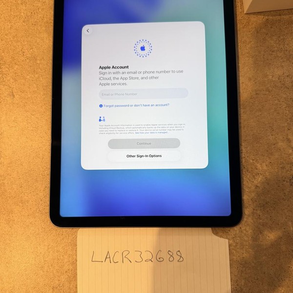 Apple iPad Air 5th Gen - Wi-Fi, 256 GB, Gray, A2588