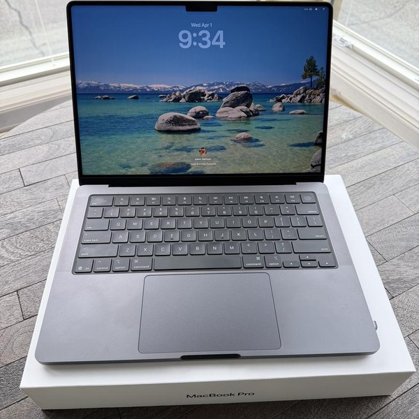 MacBook Pro 2025 - 14 inch - 512 GB, Space Black, 16 GB, Apple M5