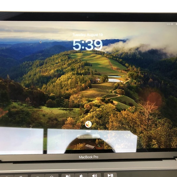 MacBook Pro 2022 - 13 inch - 256 GB, Gray, 8 GB, Apple M2