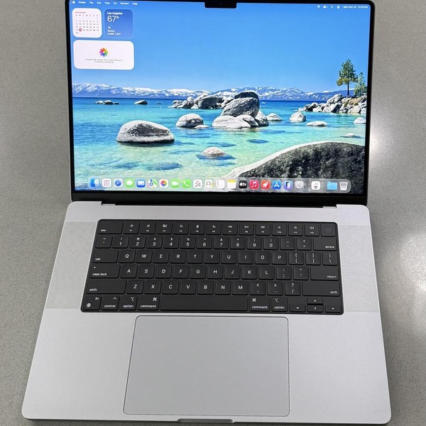 MacBook Pro 2021 - 16 inch - 512 GB, Gray, 32 GB, Apple M1 Pro 10-core