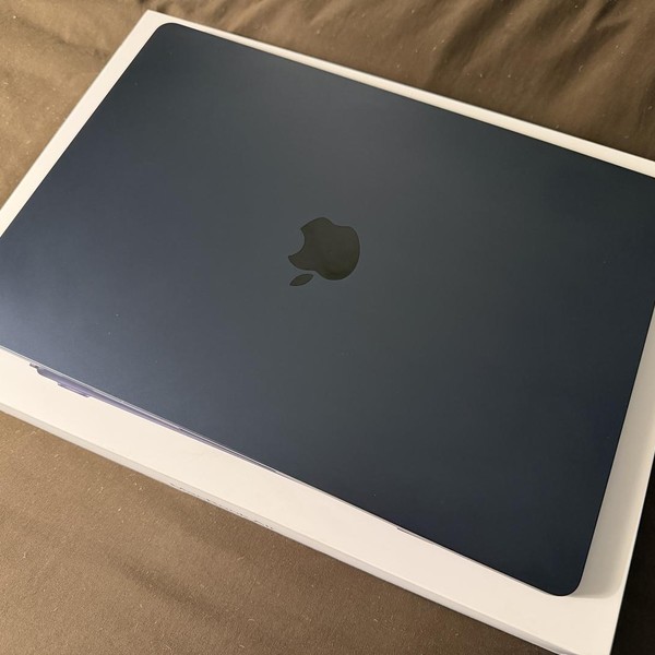 MacBook Air 2026 (M5) - 15 inch - 512 GB, Midnight, 16 GB, Apple M5 10-Core (8-core GPU)