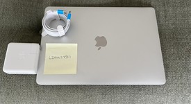 Good
													MacBook Pro 2017 (No Touch Bar) - 13" - I5, Silver, 512 GB, 8 GB, photo 1 of 10