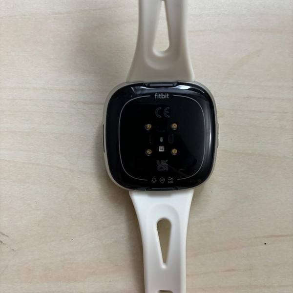 Fitbit Versa 4 - Graphite